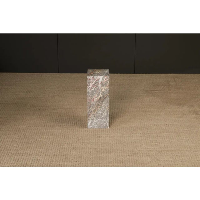 1980s 1980's Post-Modern Pink and Grey Exotic Marble Column Pedestal For Sale - Image 5 of 15
