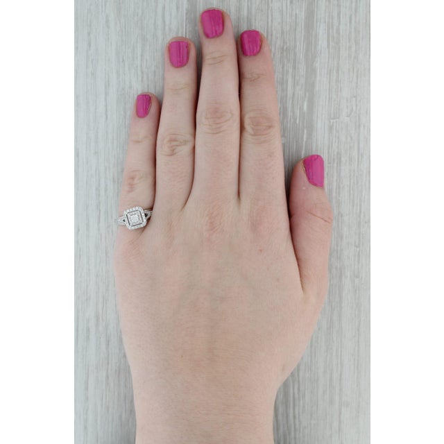 Vera Wang 0.57ctw Princess Halo Diamond Engagement Ring 14k White Gold Sz 6.25 For Sale In Greensboro - Image 6 of 10