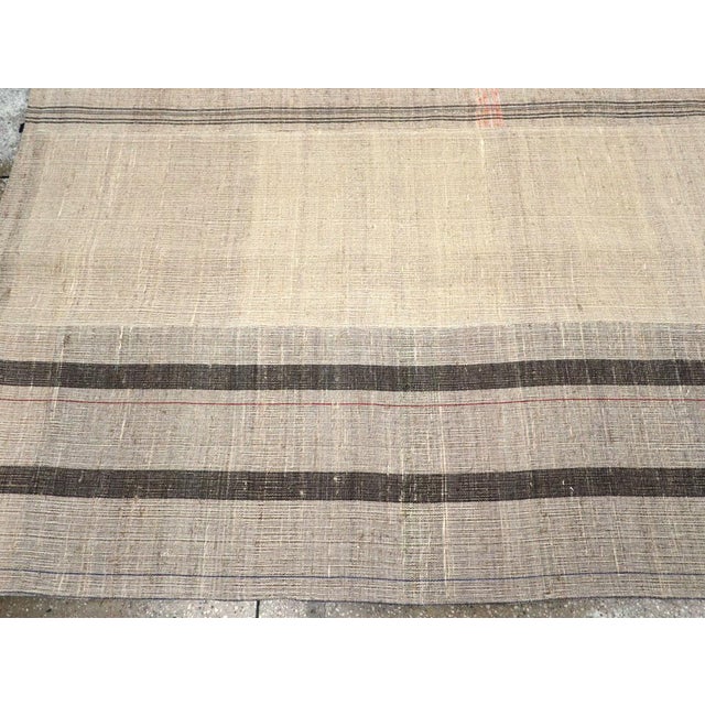 Mid 20th Century Galerie Shabab Collection Mid-20th Century Turkish Flatweave Kilim Room Size Carpet For Sale - Image 5 of 8