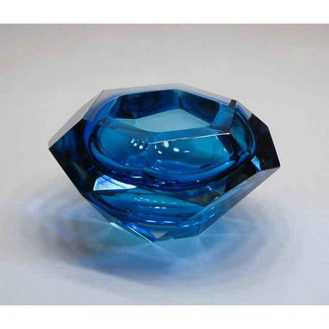 Aqua Faceted Bowl in Light Uranium Cobalt Yellow by Flavio Poli & Seguso Vetri d'Arte, 1960s For Sale - Image 8 of 18