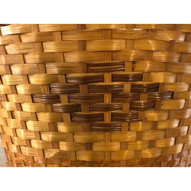 Vintage Round Multi-Colored Wicker Basket For Sale - Image 4 of 7