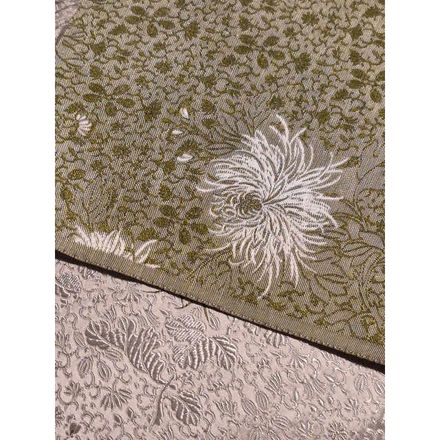 1990s Dual Sided White and Green Asian Silk Crysanthemum Fabric1 Panel For Sale In Atlanta - Image 6 of 13