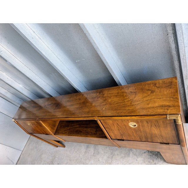 1980s Drexel Accolade II Campaign-Style Queen-Size Headboard For Sale In New York - Image 6 of 10