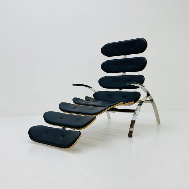Wood Mid-Century Bauhaus Lounge Chair in Black Leather, 1980s For Sale - Image 7 of 11