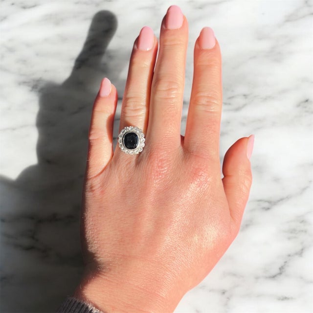 Art Deco Pompadour Ring, Platinum, Natural Sapphire and Diamonds This Pompadour ring, dating from the 1930s and crafted in...