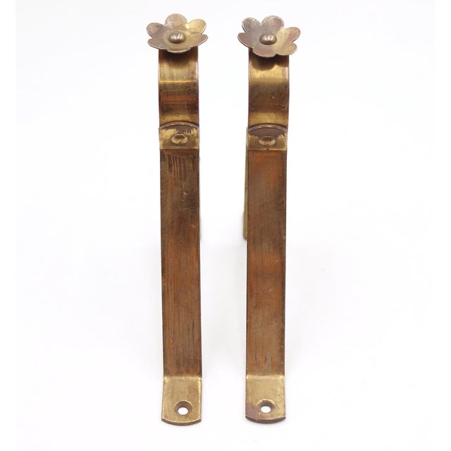 Traditional Pair of Vintage Brass Floral Curtain Rod Brackets For Sale - Image 3 of 5