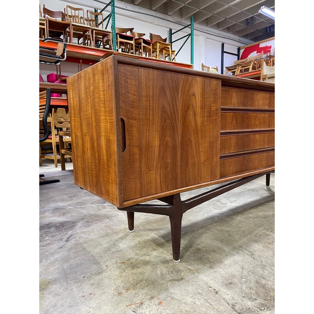 Danish Modern Teak Credenza or Console For Sale - Image 4 of 9