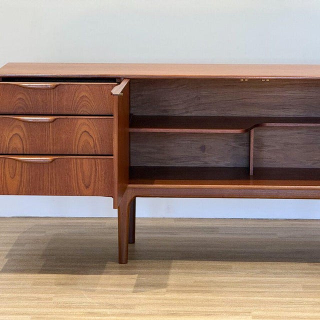 1970s Long Dunvegan Collection Sideboard from McIntosh, 1970s For Sale - Image 5 of 16
