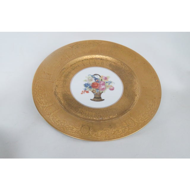 This stunning Set of 5 Gilded Plates are made out of porcelain. These gorgeous matching plates feature a decorative motif...