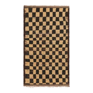 Vintage Moroccan Runner Rug, Black & Beige Checkered Geometric - Rug & Kilim For Sale