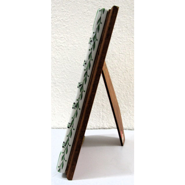 2020s Mangani Italy Green and White Porcelain Frame For Sale - Image 5 of 11