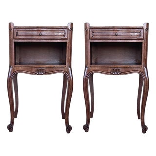 Early 20th Century Pair of Walnut Nightstands Tables with Drawer and Open Shelf For Sale