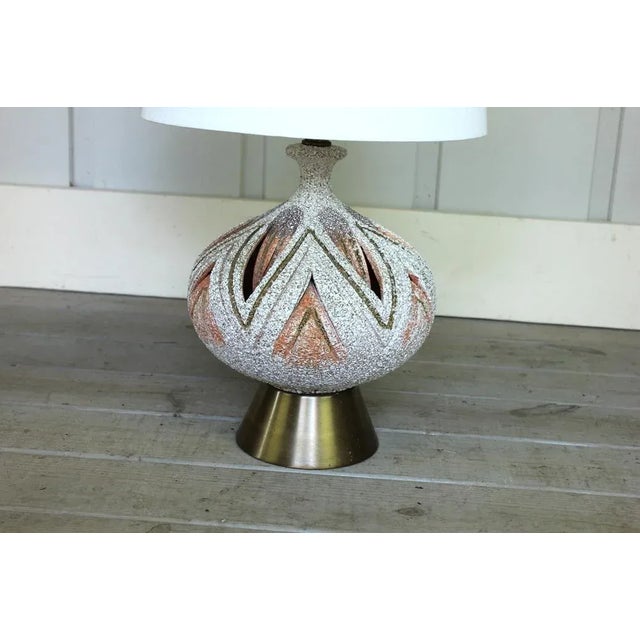 Mid Century Chalkware Lamp Pair Sculptural Textured Atomic Orange White Gold For Sale - Image 4 of 6