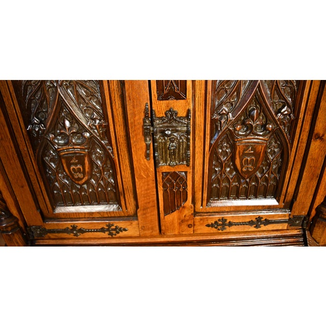 1900 Antique Gothic Revival Heavily Carved Tiger Oak Cabinet For Sale - Image 6 of 17