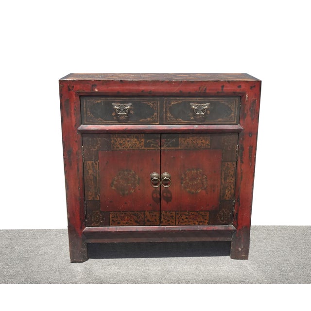 Chinese Vintage Hooker Furniture Asian Red Hall Chest ~ Side Table Cabinet For Sale - Image 3 of 17