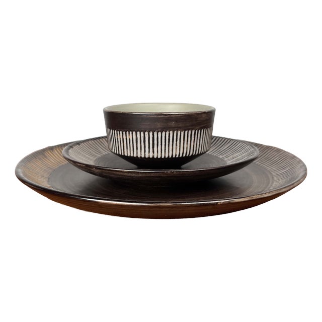 Mid-Century Modern Danish Studio Pottery Minimalist Plates and Bowl from Einar Helleroe, 1960s, Set of 3 For Sale