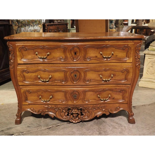 18th Century French Walnut Wood Commode en Tombeau From Provence For Sale - Image 10 of 13