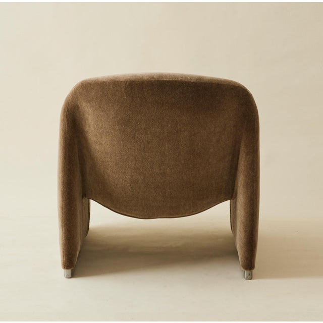 Textile "Alky" Mohair Lounge Chairs Attributed to Giancarlo Piretti for Castelli 1960s For Sale - Image 7 of 12