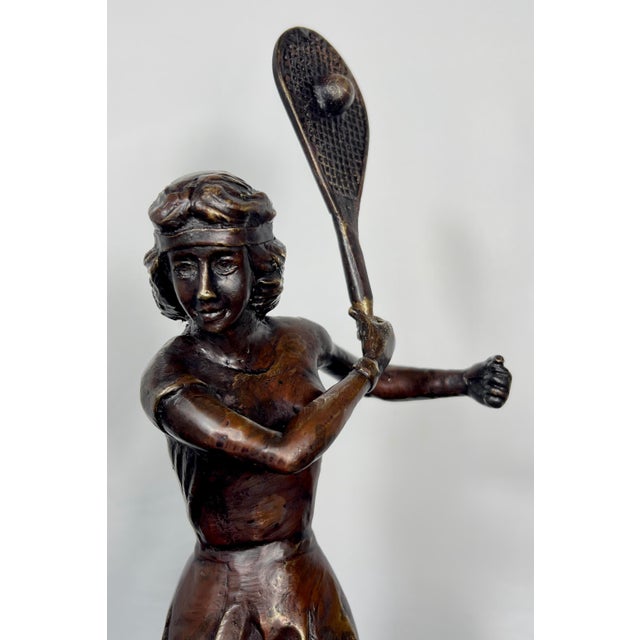 Mid-Century Modern Mid 20th Century Mid Century Modern Solid Cast Brass Tennis Player Statue – Antiqued Patinated Brass Female Athlete Sculpture - Unsigned For Sale - Image 3 of 10