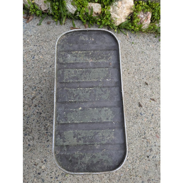 Abstract Vintage 1982 Us Army Mermite Insulated Food Storage Container For Sale - Image 3 of 12