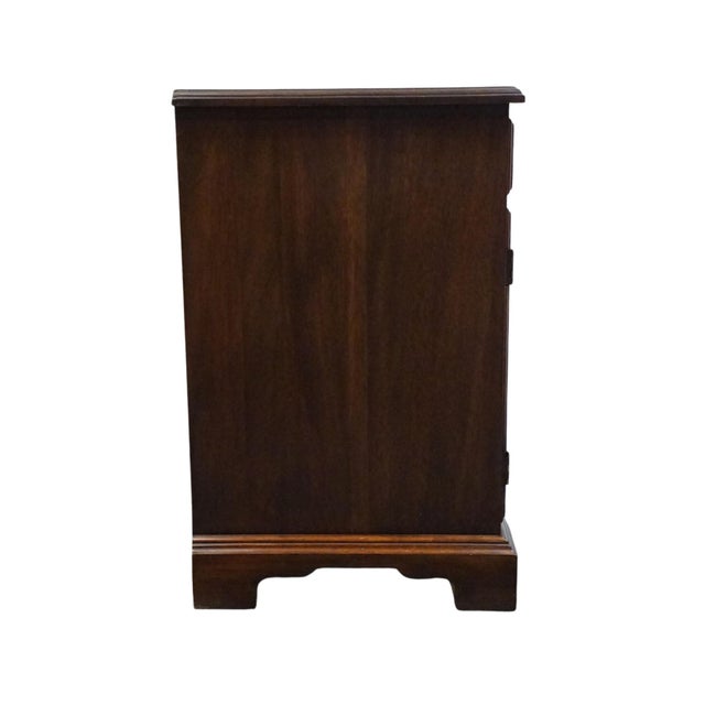 Henkel Harris Virginia Galleries Solid Mahogany Traditional Style 24" Cabinet Nightstand For Sale - Image 13 of 13