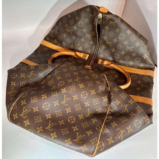 LOUIS VUITTON Brown Monogram Canvas Keepall Luggage Bag 55 For Sale - Image 14 of 18