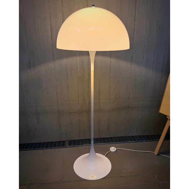 Louis Poulsen Panthella Floor Lamp by Verner Panton for Louis Poulsen, 1980s For Sale - Image 4 of 8