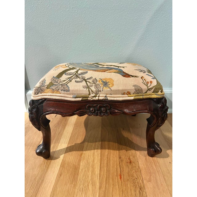 French 1940’s French Style Louis XV Carved Mahogany Footstool With New Upholstery For Sale - Image 3 of 11