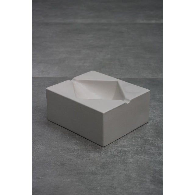 Mid-Century Modern First Edition Yantra Y32 Geometric Ashtray by Ettore Sottsass for Design Centre, 1969 For Sale - Image 3 of 8