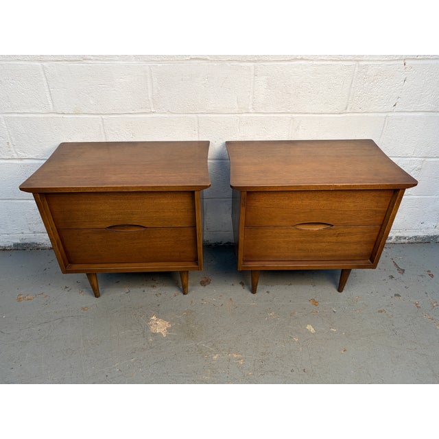 Pair of Mid 20th Century Walnut Nightstands For Sale - Image 4 of 16