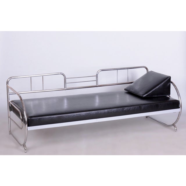 Bauhaus Bauhaus Sofa in Chromed Steel and Leather by Robert Slezák, Czech, 1930s For Sale - Image 3 of 12