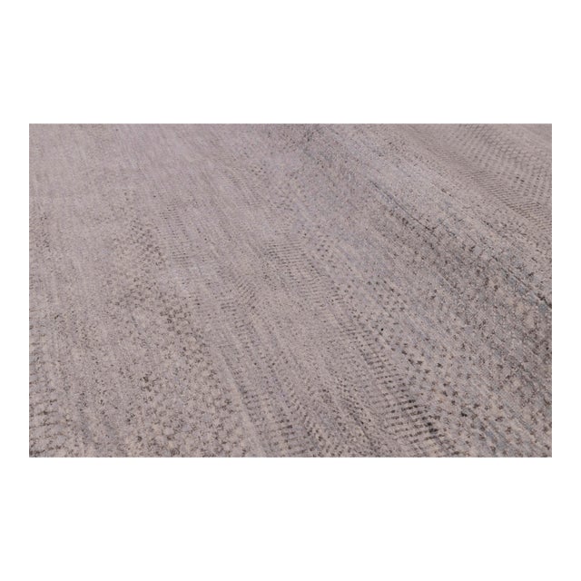 9' x 12' Savannah Hand Knotted Modern Light Grey Wool & Silk Rug For Sale