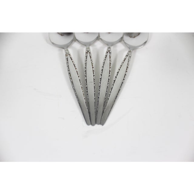 1960’s Four Venetia Teaspoons Tea Spoon Mid Century Modern Stainless Steel Oneida Community Matching Scroll Matching Set Black Detail For Sale - Image 6 of 6