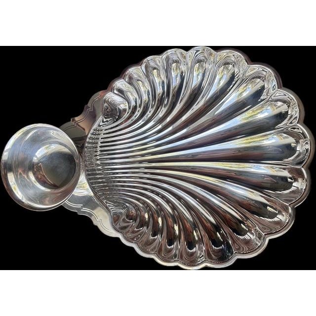 1960s Vintage Mid Century w.m Rogers Silverplate Scallop Clam Shell Tray With Serving Dish For Sale - Image 5 of 9