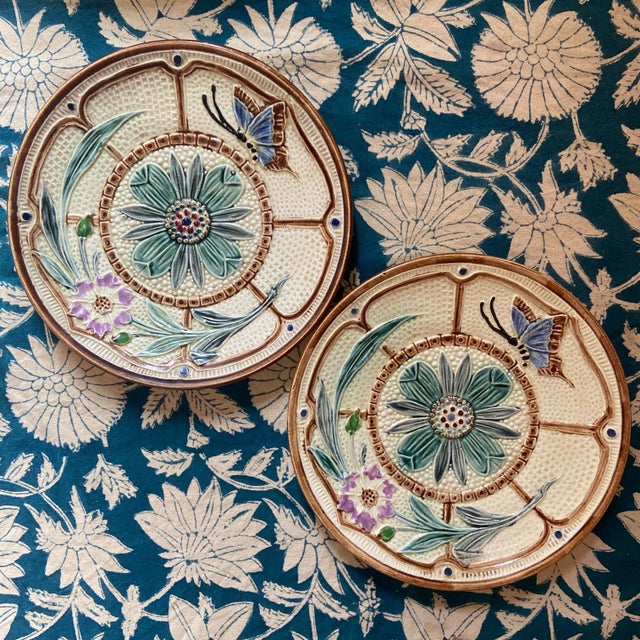 Ceramic Majolica Flowers and Butterfly Plates from Wasmuel, 1890s, Set of 2 For Sale - Image 7 of 9