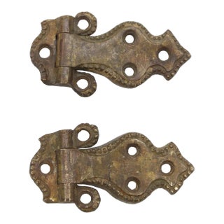 Pair of Vintage Beaded 3.625 In. Bronze Ice Box Hinges For Sale