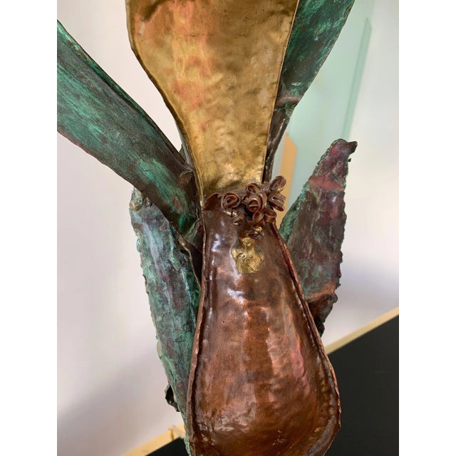 Lacquered metal and brass table lamp carnivorous plant model. Nice patina. In the manner of Maison Honoré Paris, Jansen,...