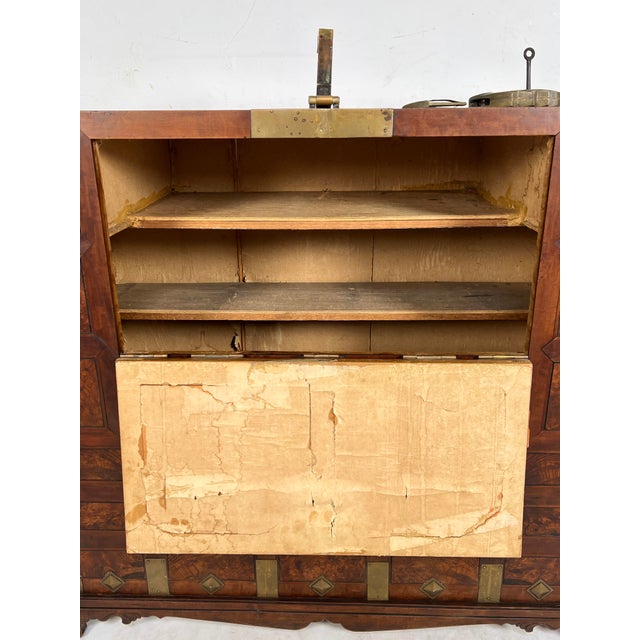 Late 19th Century Antique Late 19th Century Joseon Dynasty Korean Bandaji Cabinet. For Sale - Image 5 of 14