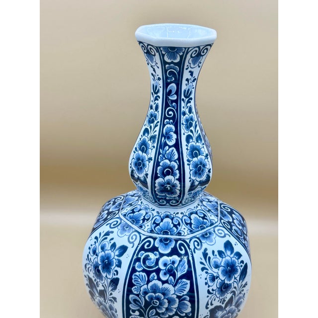 Delft Vintage Baker Knapp & Tubbs Delft Style Vase Made in Holland For Sale - Image 4 of 6