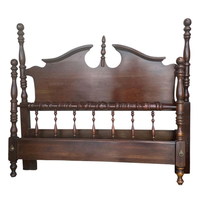 Traditional Kincaid Solid Cherry Wood Georgian Queen Size Bed Frame 62" X 88" X 55” H - Made in North Carolina in 1986 For Sale - Image 3 of 7