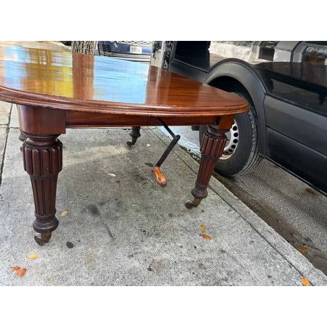 Wood 2 Leaf 19th Century English Victorian Mahogany Extension Dining Table For Sale - Image 7 of 9