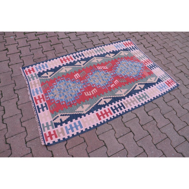 Size: 3.6 x 5.2 ft ( 109 x 160 cm) 43 x 63 inches Color: Blue, Red, Pink, Gray, Navy Blue, Tan Material: 100% Hand Spun...