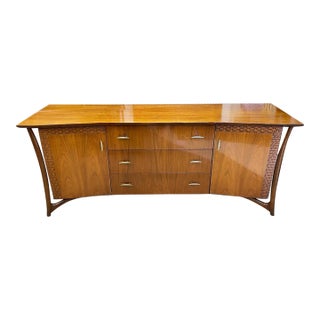 Mid Century Modern 1960 Bedroom Bowtie Dresser, Designed by Piet Hein, Daniel Jones, Floating Sculptural, Walnut Wood, Attributed For Sale