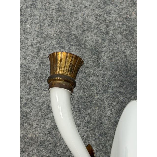 Mid-Century Modern 2-Light Wall Lamp in Murano Glass and Brass in the style of Guglielmo Ulrich, 1940 For Sale - Image 3 of 11
