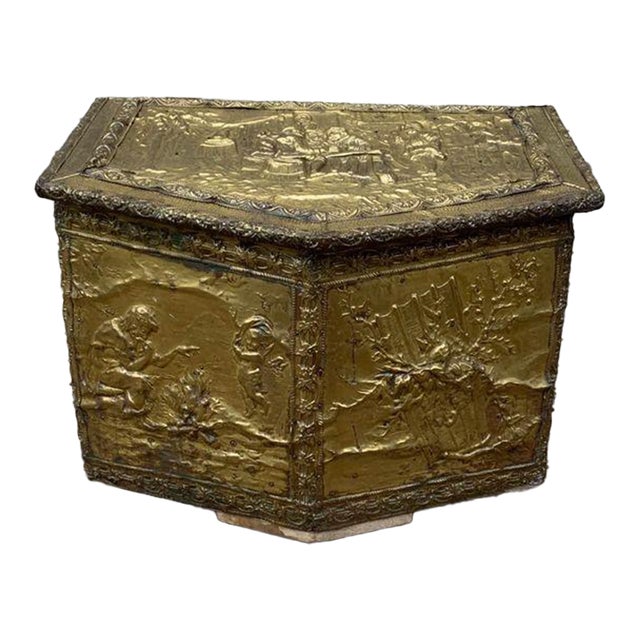 Antique Hammered Brass Coal Kindling Scuttle Box. For Sale