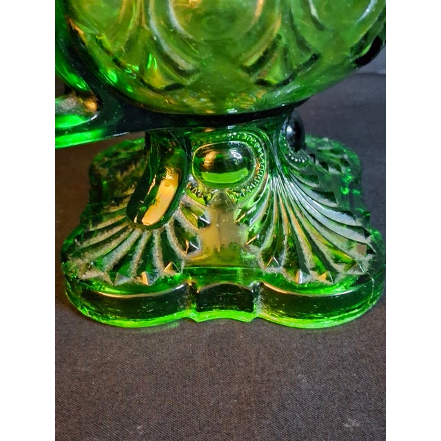Vintage Hollywood Regency l.e. Smith Emerald Green Moon & Star Glass Finger Oil Lamp Brass Burner Chimney For Sale - Image 9 of 18
