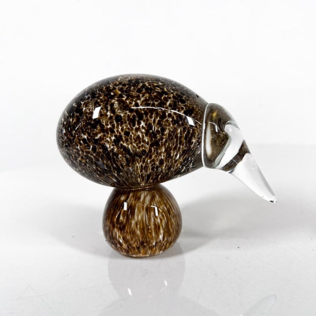 Glass Modern Murphy Art Glass Kiwi Bird Paperweight New Zealand For Sale - Image 7 of 13