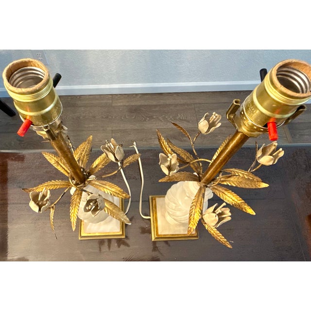 1950s 1950s Alabaster Balustraude Gilt Tole Flower Table Lamp - a Pair For Sale - Image 5 of 7