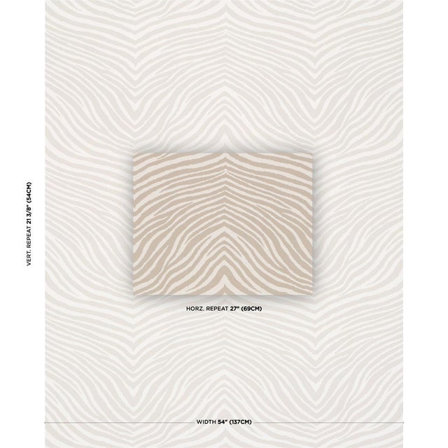 A classic animal pattern screen-printed on low-pile cotton velvet, Blixen is a fabulously versatile medium-scale fabric...