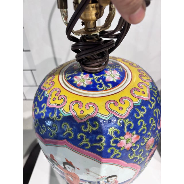 Blue 1990s Chinese Famille Rose Porcelain Jar Table Lamp - a Pair For Sale - Image 8 of 12
